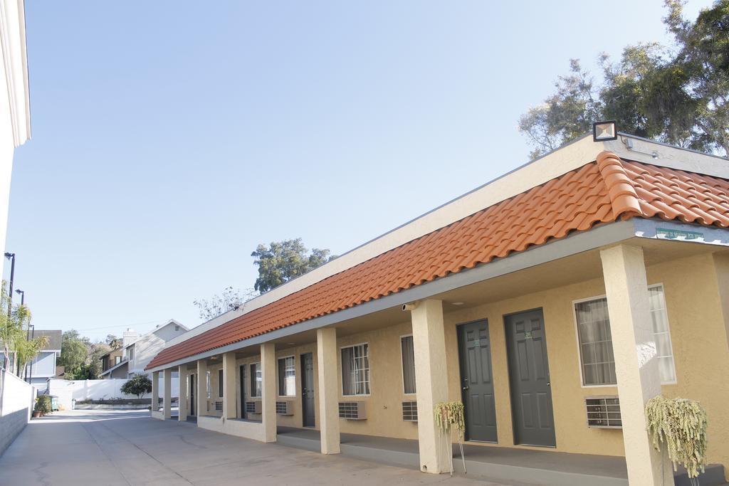 Lomita Royal Inn المظهر الخارجي الصورة