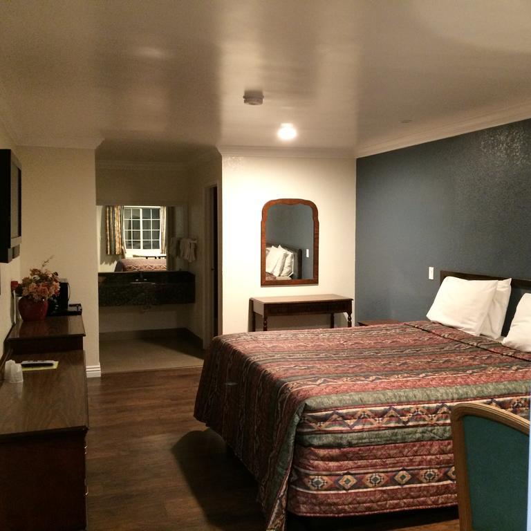 Lomita Royal Inn المظهر الخارجي الصورة
