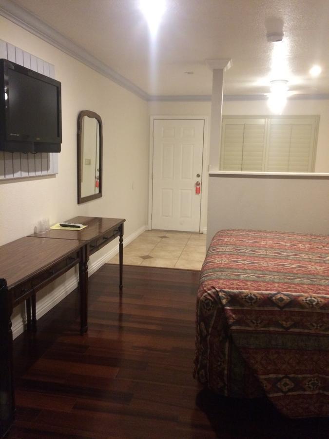 Lomita Royal Inn المظهر الخارجي الصورة
