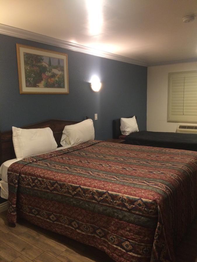 Lomita Royal Inn المظهر الخارجي الصورة